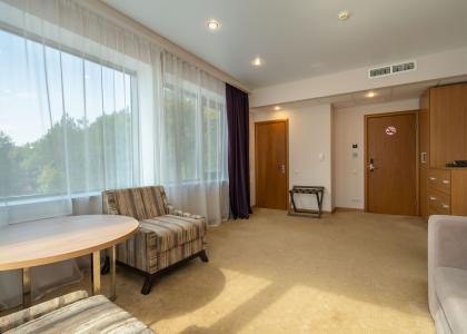 room 178 thumbnail 5